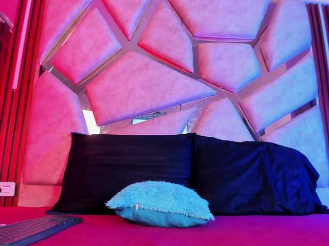 paula-69 live webcam show