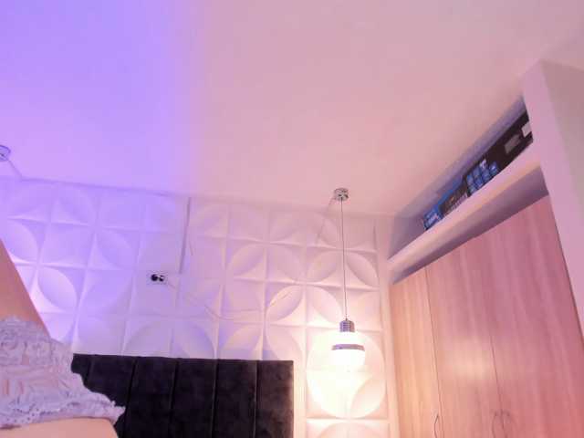 paula-69 live cam preview