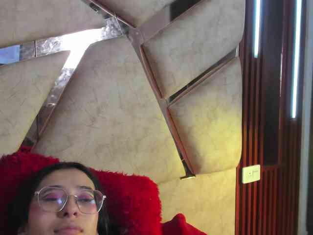 paula-69 webcam