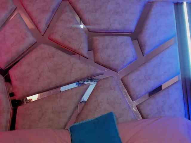 paula-69 webcam