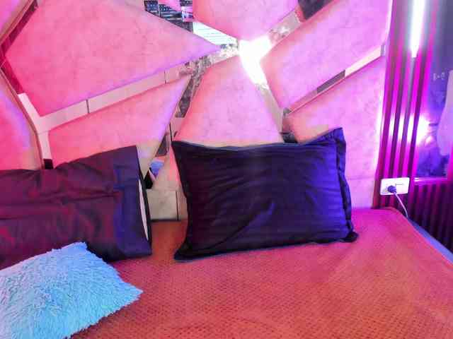 paula-69 webcam