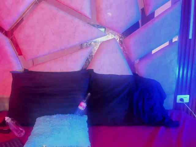 paula-69 webcam