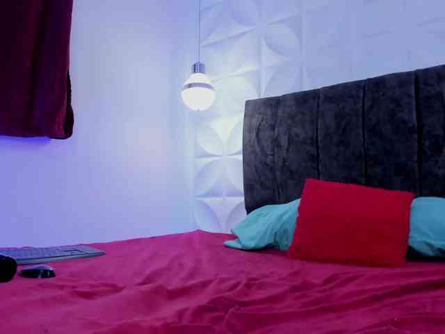 paula-69 webcam