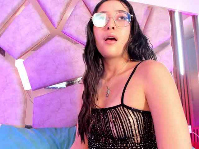 paula-69 webcam