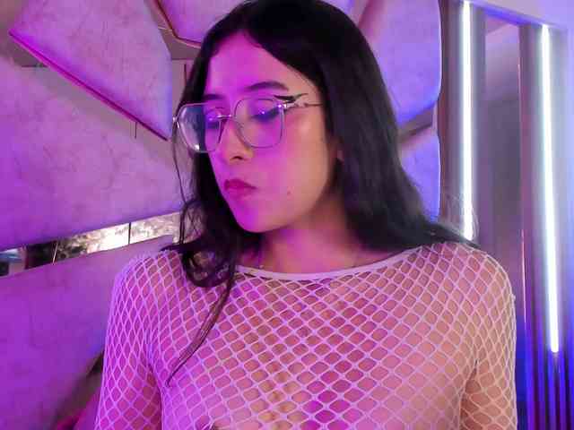 paula-69 webcam