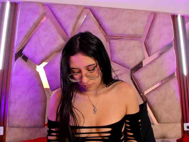 paula-69 webcam