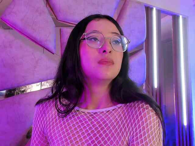 paula-69 webcam
