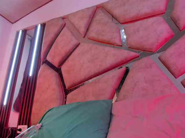 paula-69 webcam