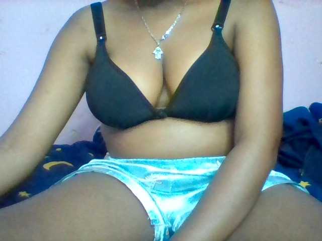Petit-arana-1 live cam on BongaCams