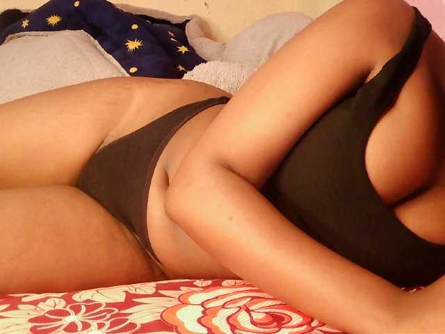 Petit-arana-1 live cam on BongaCams