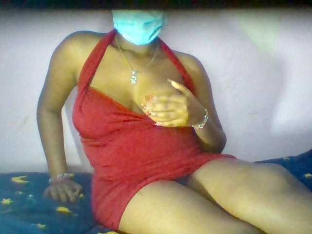 Petit-arana-1 live cam on BongaCams