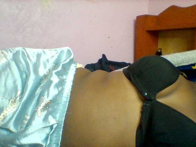 Petit-arana-1 live cam on BongaCams
