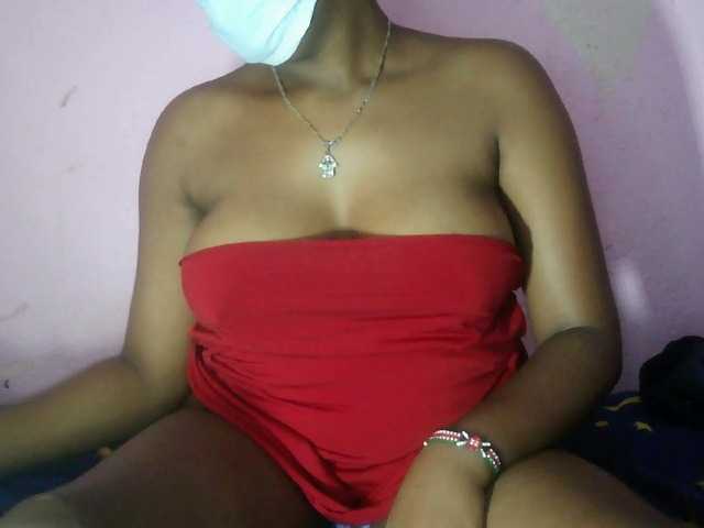 Petit-arana-1 live cam on BongaCams