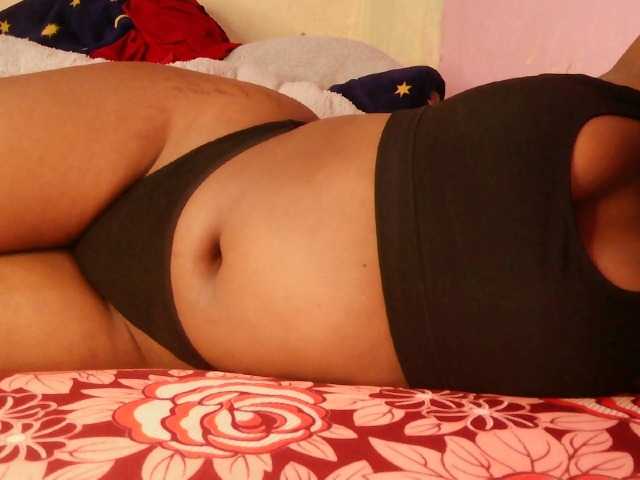 Petit-arana-1 live cam on BongaCams