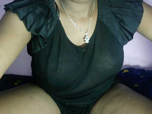 Petit-arana-1 live cam on BongaCams