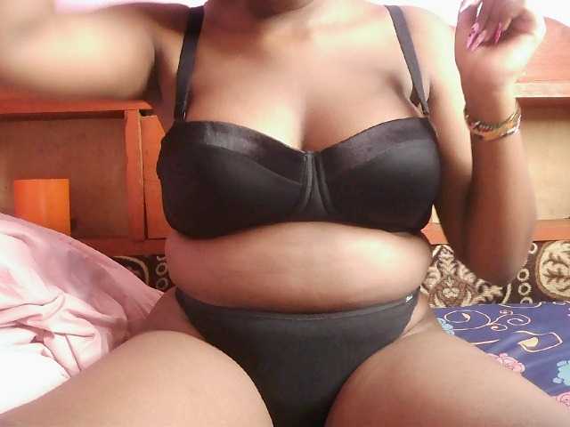 Petit-arana-1 live cam on BongaCams