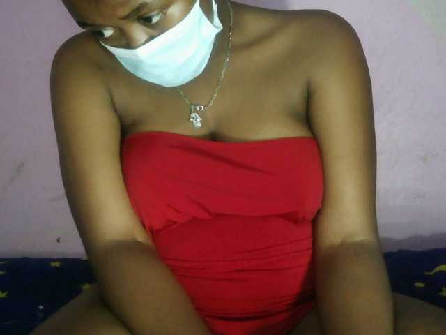 Petit-arana-1 live cam on BongaCams