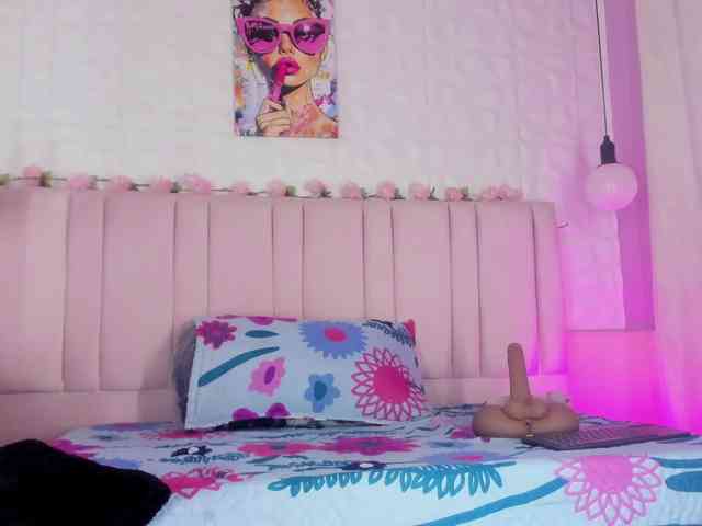 samantha-dimou webcam