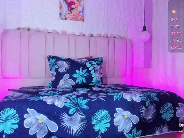 samantha-dimou webcam