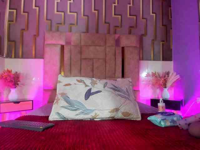 samantha-dimou webcam