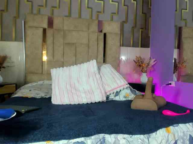 samantha-dimou webcam