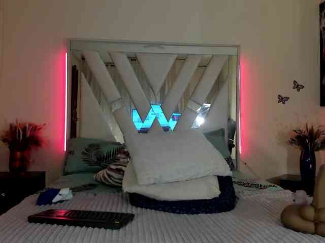 samantha-dimou webcam