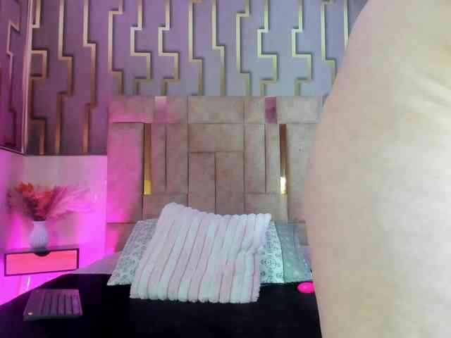 samantha-dimou webcam
