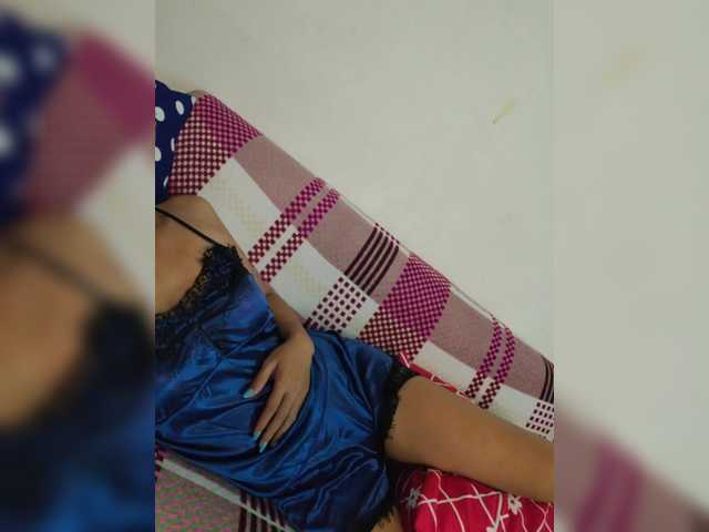 Kiana11 live cam on BongaCams