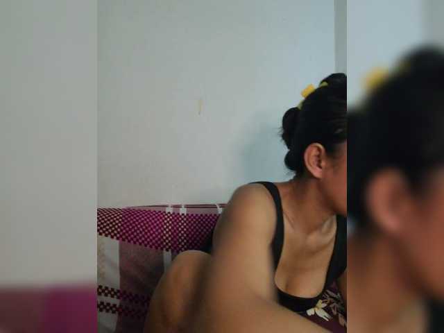 Kiana11 live cam on BongaCams