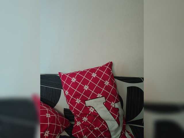 Kiana11 live cam on BongaCams