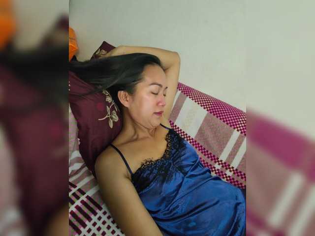 Kiana11 live cam on BongaCams