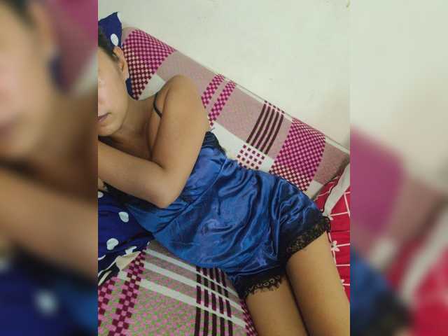 Kiana11 live cam on BongaCams