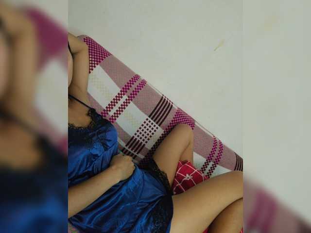 Kiana11 live cam on BongaCams