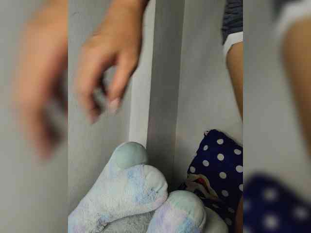 SmallThinWoman webcam
