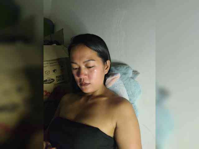 SweetKiana11 webcam