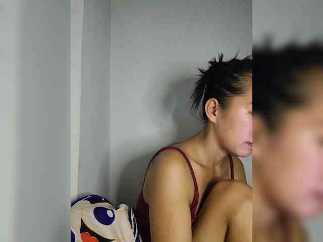 SweetKiana11 webcam
