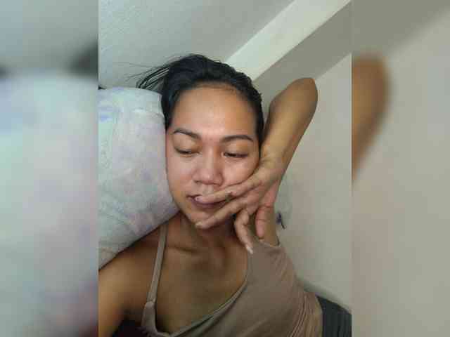 SmallThinWoman webcam