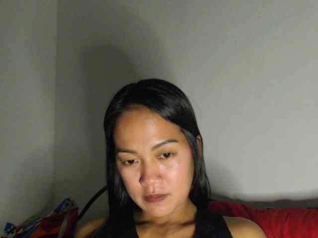 SweetKiana11 webcam