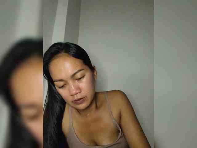 SmallThinWoman webcam