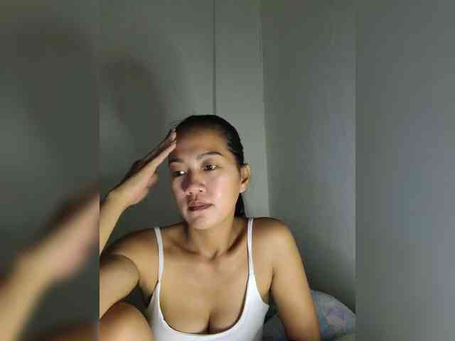 SweetKiana11 webcam