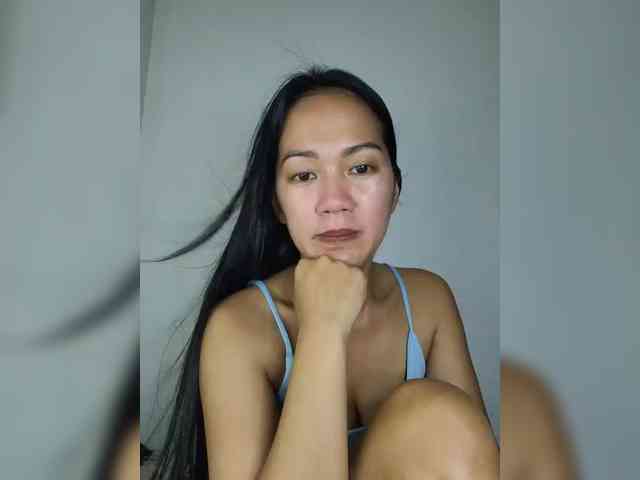 SweetKiana11 webcam
