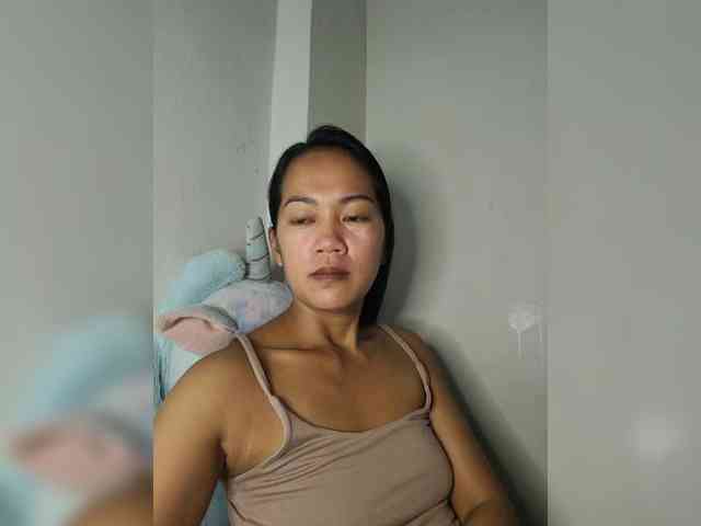 SmallThinWoman webcam