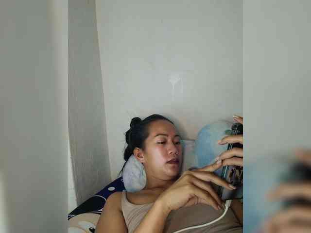 SmallThinWoman webcam