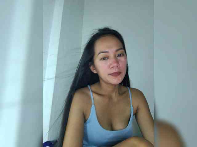 SweetKiana11 webcam