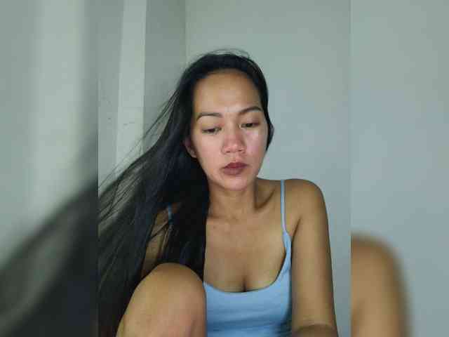 SweetKiana11 webcam