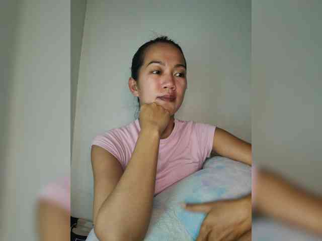 SmallThinWoman webcam