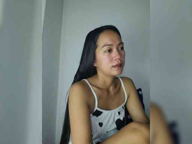 SmallThinWoman webcam