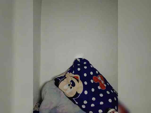 SweetKiana11 webcam
