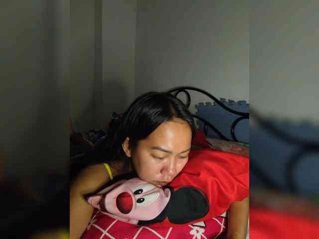 SweetKiana11 webcam