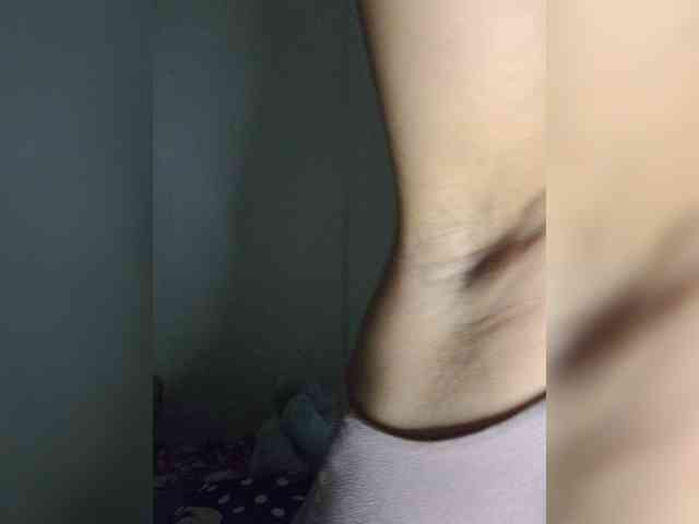 SweetKiana11 webcam